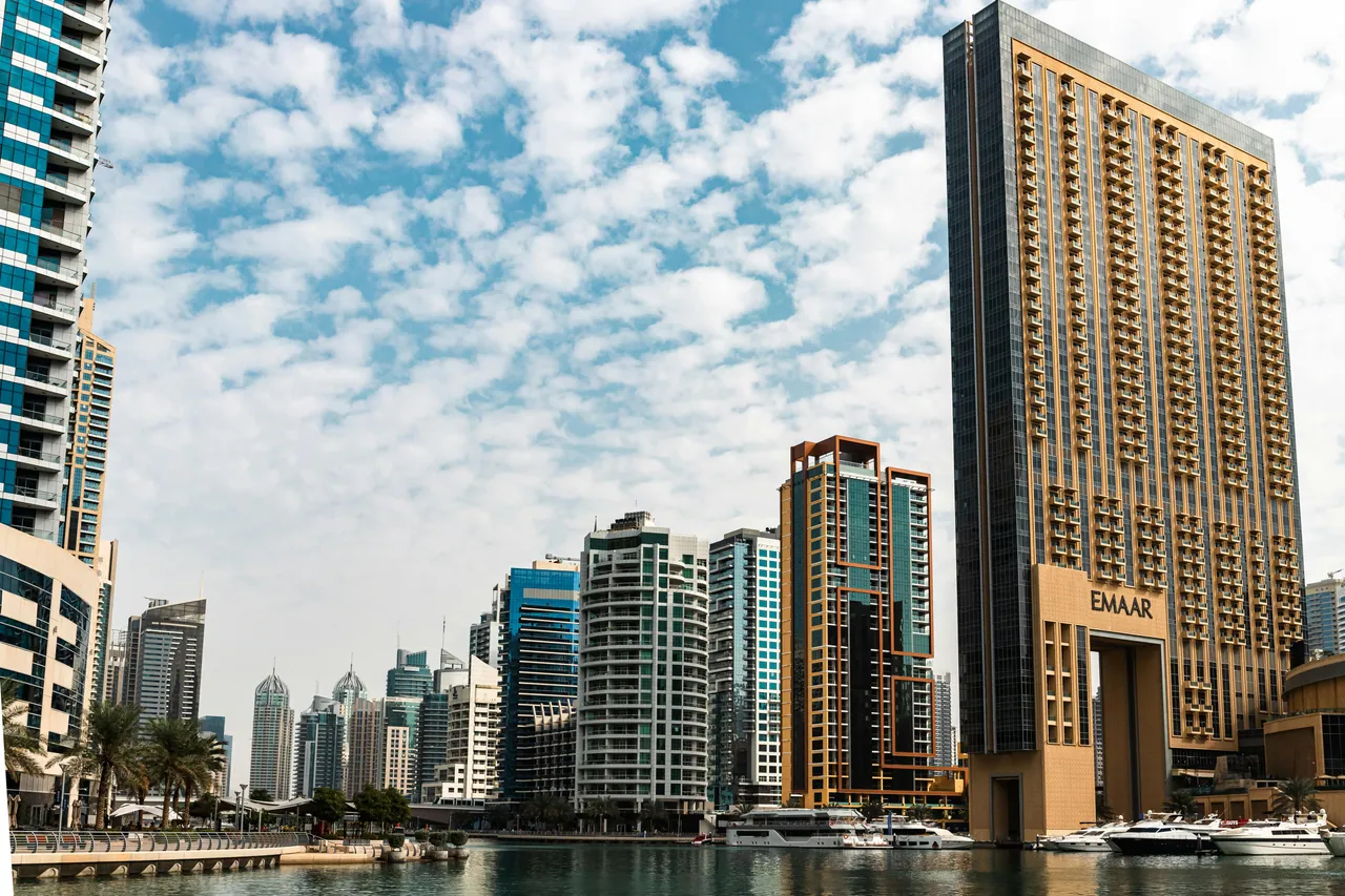 Rascacielos de oficinas en Dubai